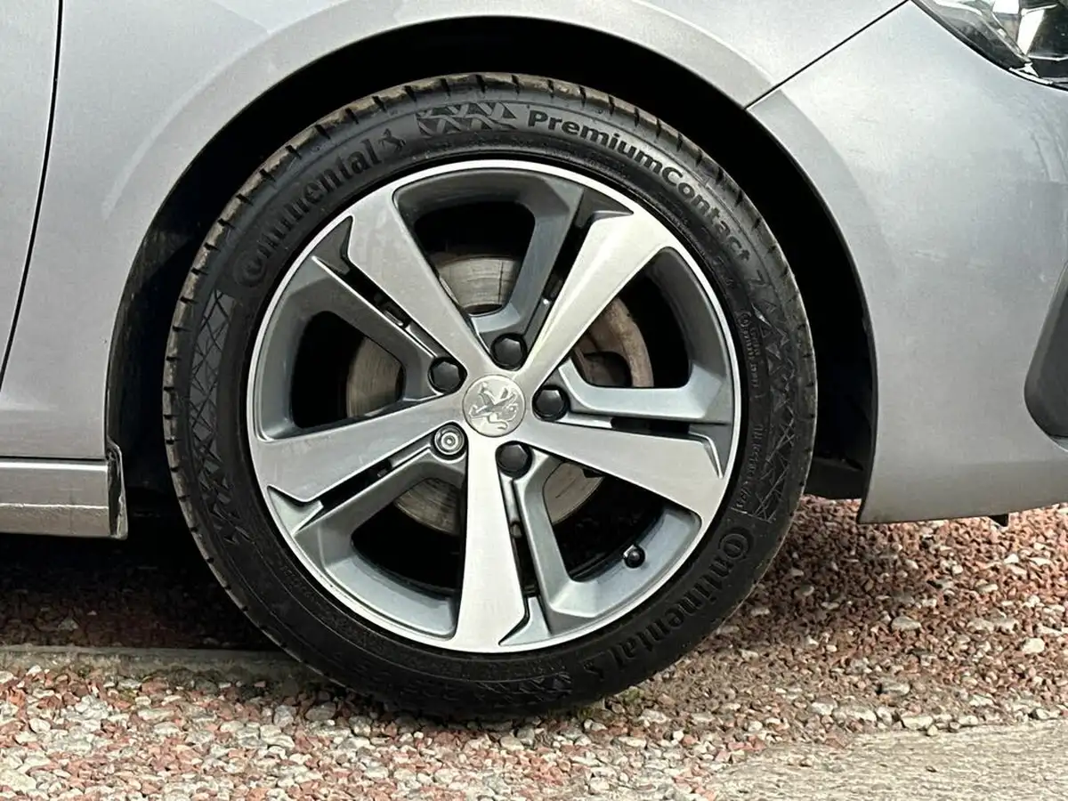 2020-peugeot-308-12-puretech-allure-130bhp-big-17