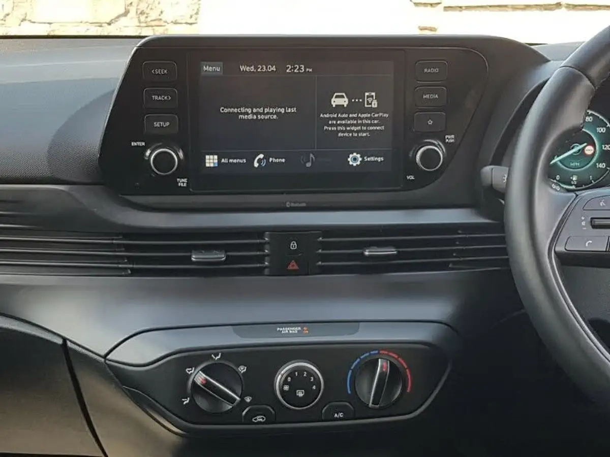 2022-hyundai-i20-10-t-gdi-se-connect-eclutch-imt-big-9