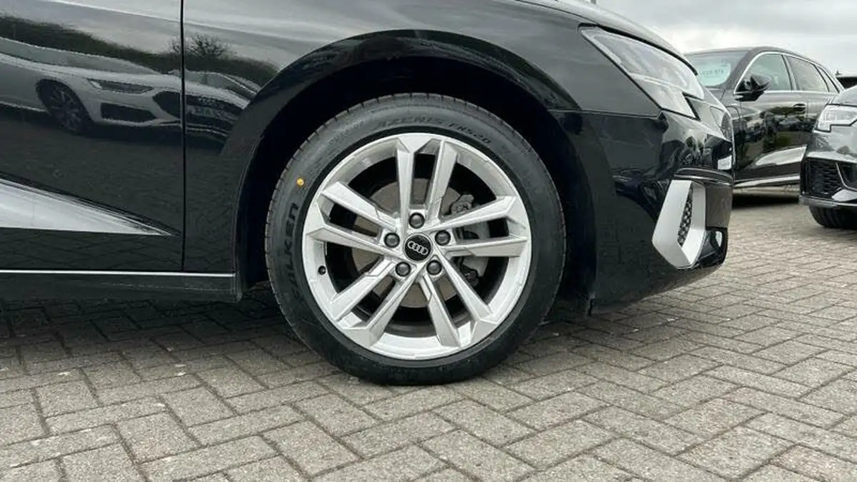 2022-audi-a3-15-35-tfsi-sportback-5d-s-tronic-big-4