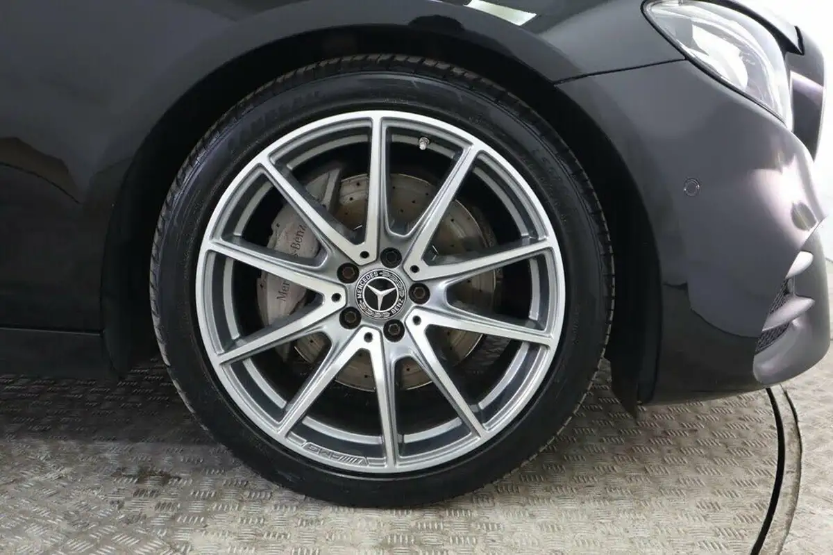 2019-mercedes-benz-e-class-20d-e220d-amg-line-edition-saloon-4d-big-28