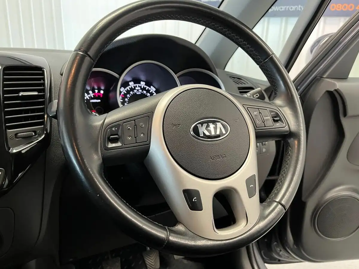 2016-kia-venga-16-3-isg-big-18