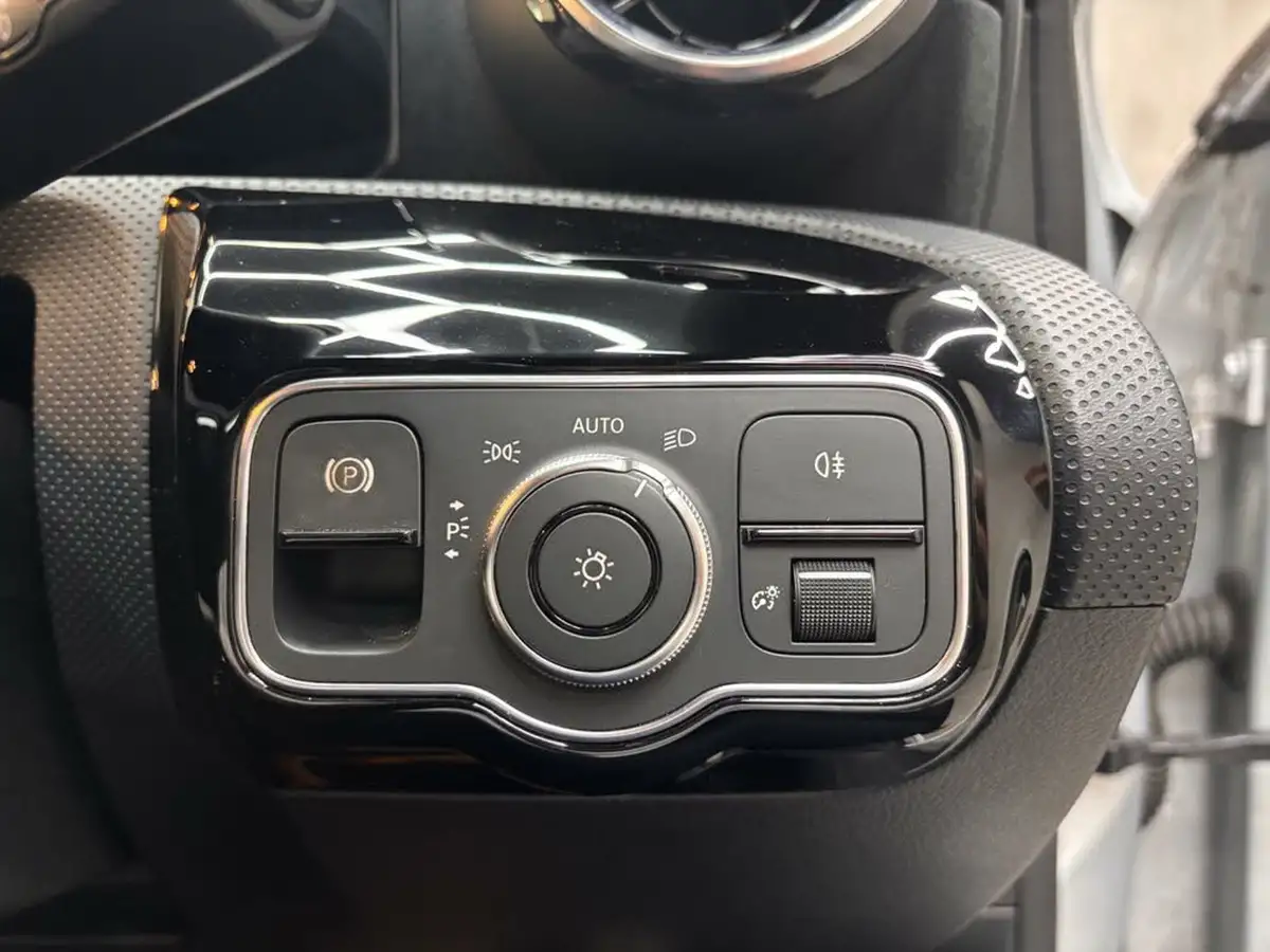 2019-mercedes-benz-a-class-15d-a180d-amg-line-hatchback-5d-7g-dct-big-28
