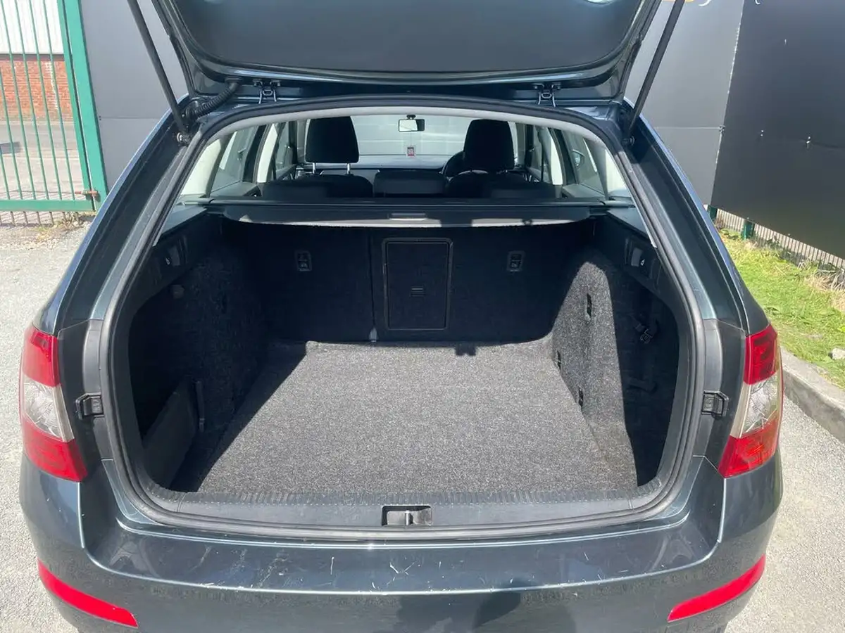 2016-skoda-octavia-20tdi-se-estate-big-10