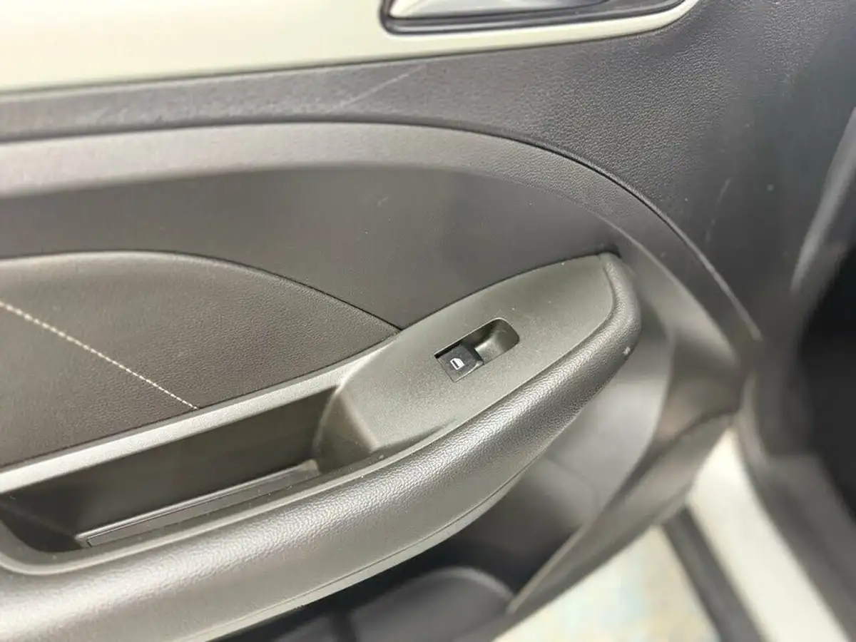 2019-mg-zs-suv-10t-gdi-exclusive-111ps-big-23
