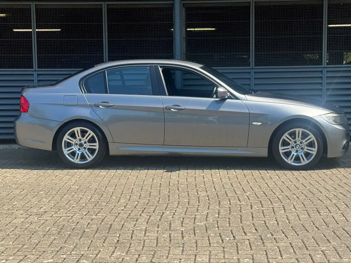 2010-bmw-3-series-20-318i-m-sport-saloon-4d-big-16