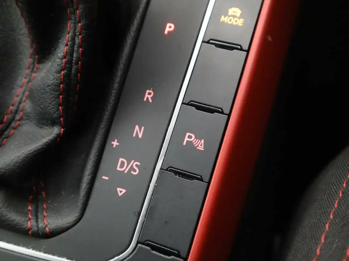 2021-volkswagen-polo-20-tsi-gti-207ps-big-32