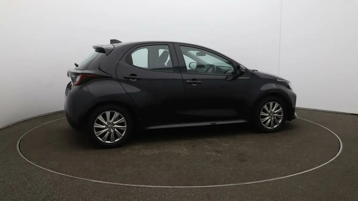 2023-toyota-yaris-15-vvt-i-icon-big-50