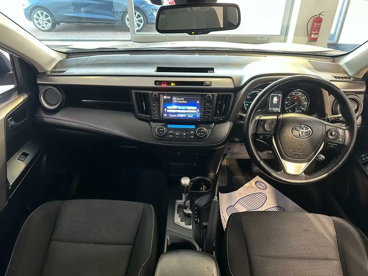 2017-toyota-rav4-25-vvt-i-business-edition-plus-big-13