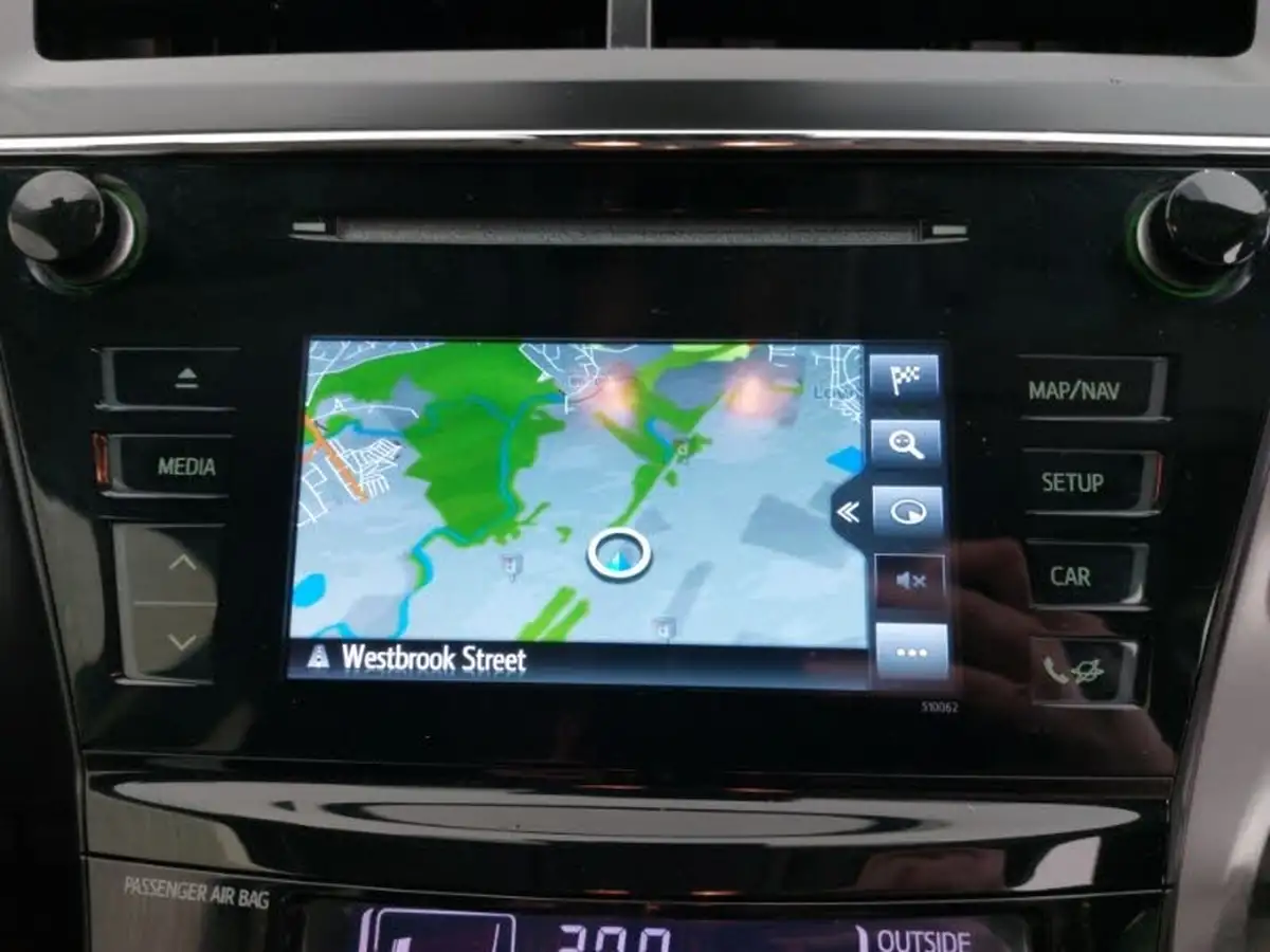 2019-toyota-prius-18-vvt-i-excel-big-12