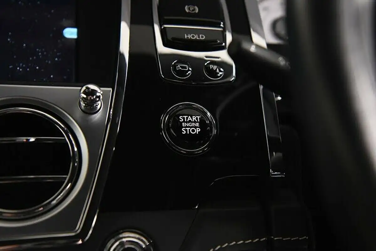 2017-rolls-royce-wraith-66-no-trim-big-22