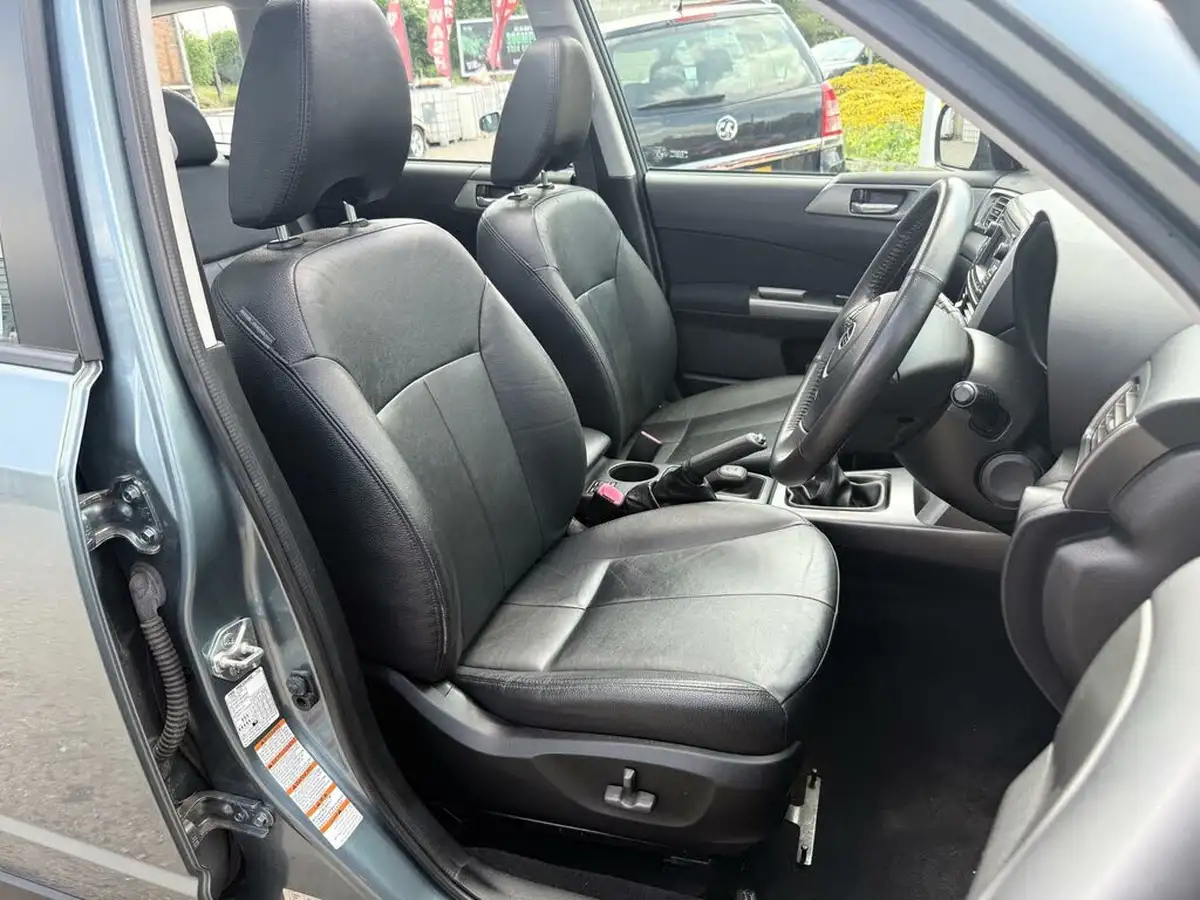 2011-subaru-forester-20-xs-big-21