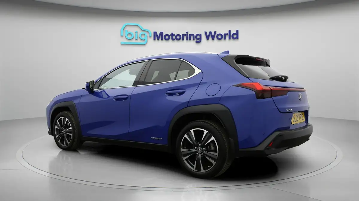 2021-lexus-ux-250h-20-takumi-big-4