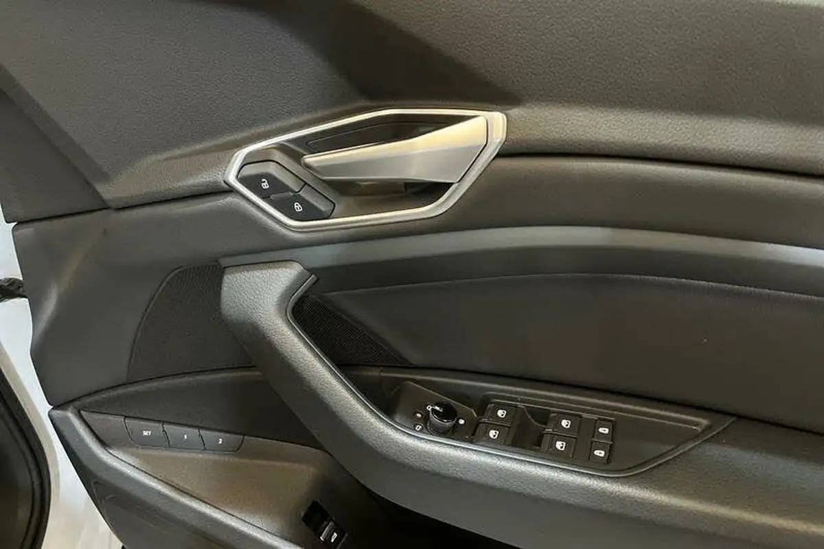 2020-audi-e-tron-50e-technik-big-25