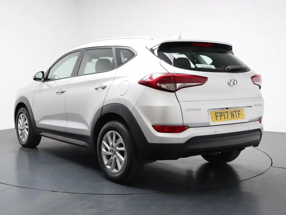 2017-hyundai-tucson-17crdi-blue-drive-se-nav-141ps-dct-big-8