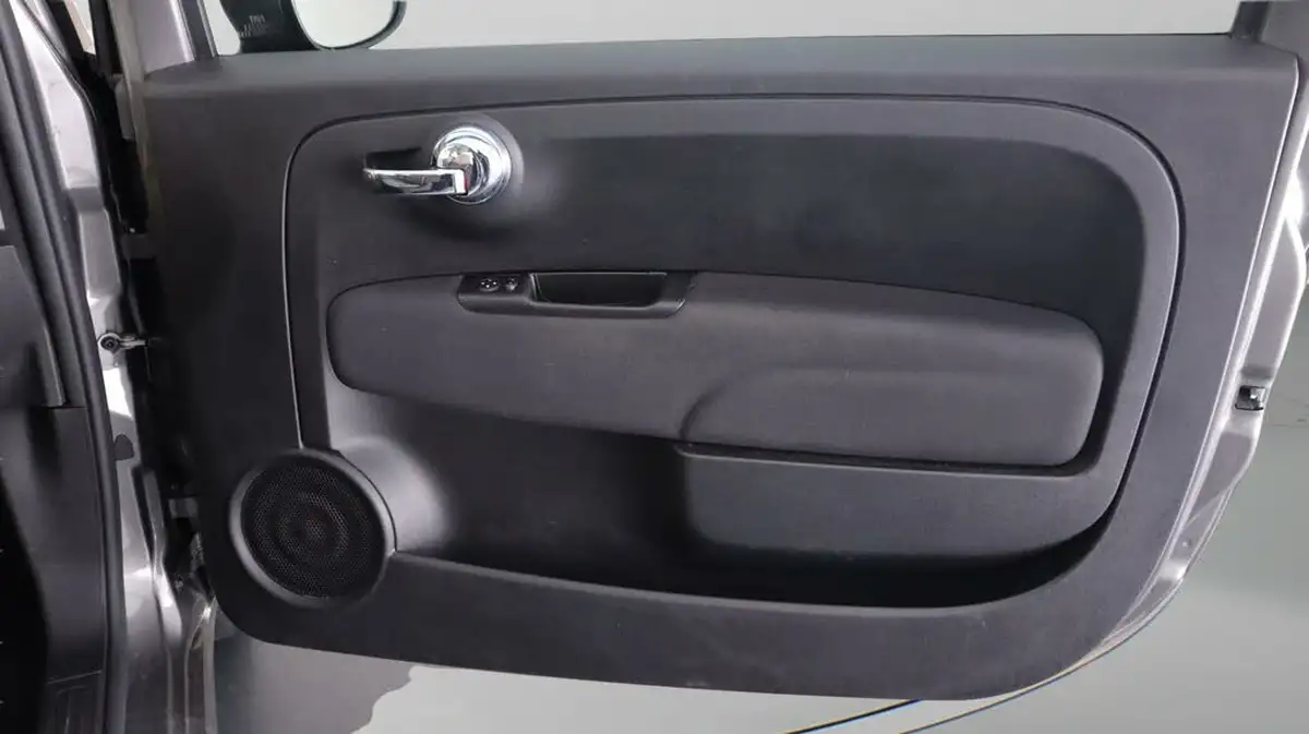 2021-fiat-500-10-lounge-big-14