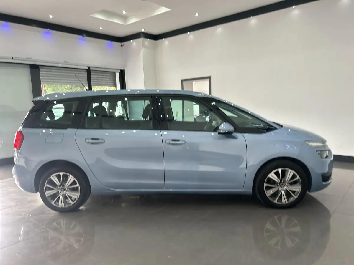 2016-citroen-grand-c4-picasso-16bluehdi-selection-big-13