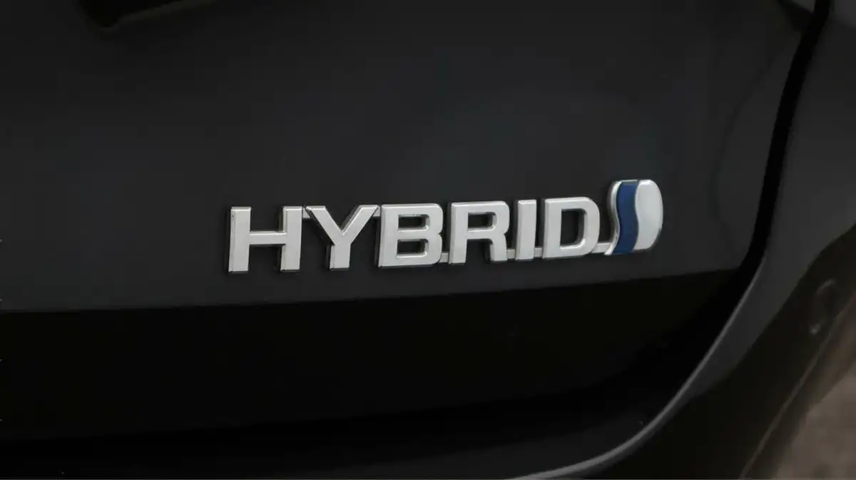 2021-toyota-corolla-18-vvt-i-design-trk-hatchback-5d-big-23
