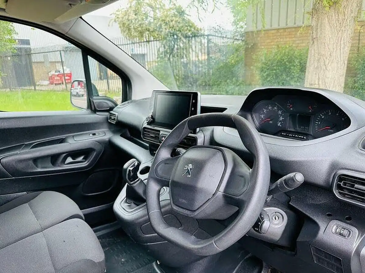 2020-peugeot-partner-15-bluehdi-1000-professional-100ps-eu6dt-panel-big-20