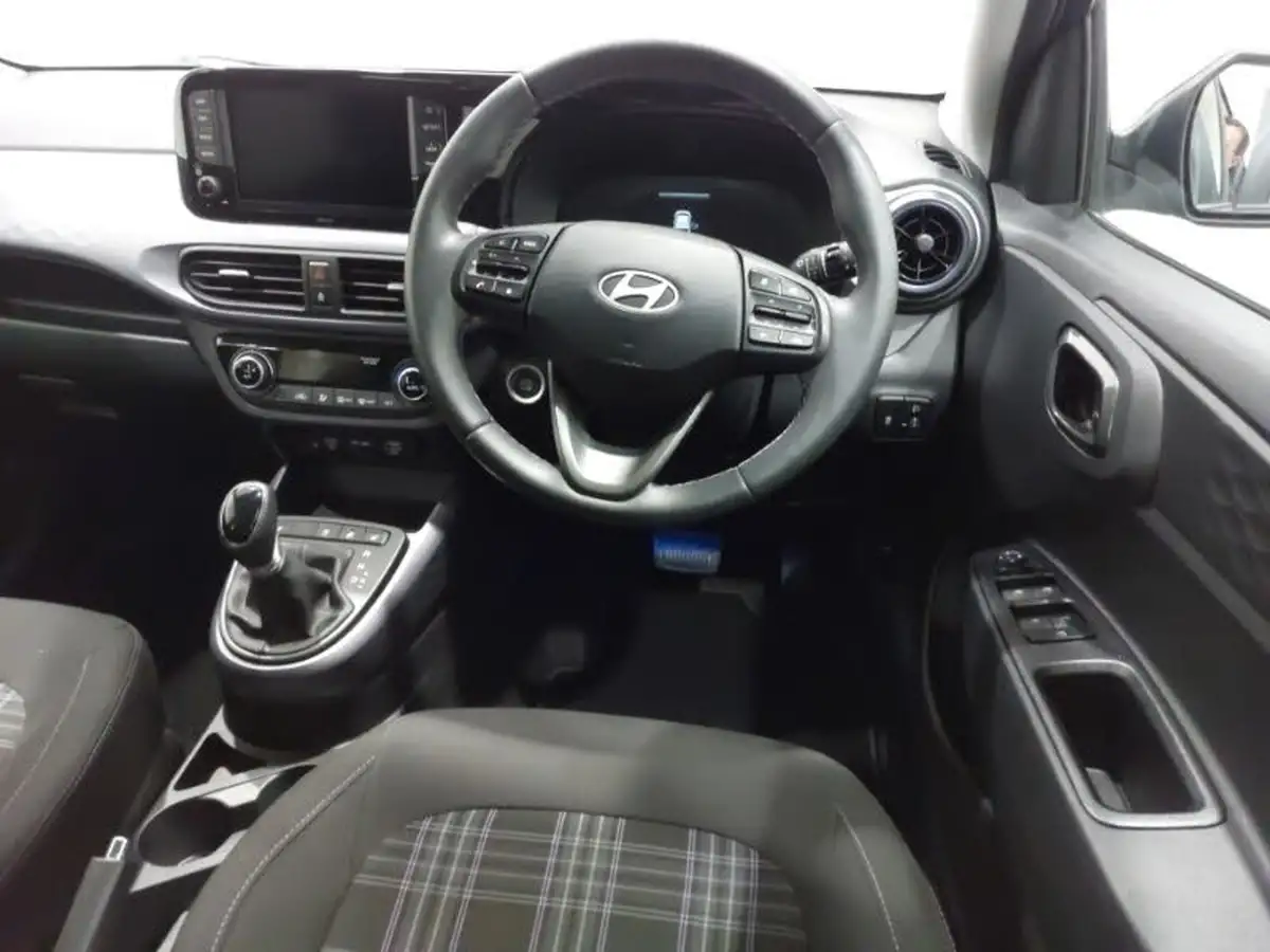 2024-hyundai-i10-12-premium-79ps-auto-big-6