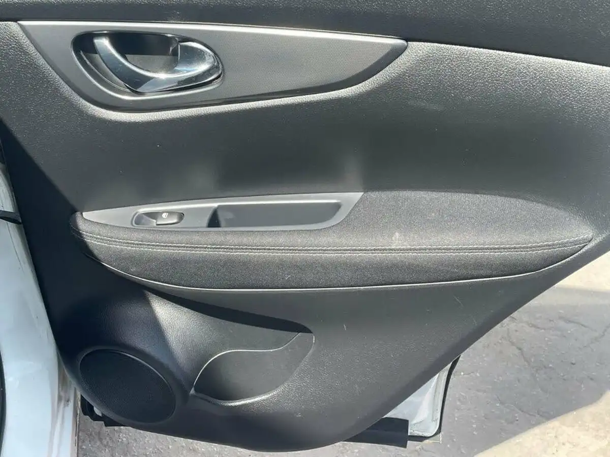 2018-nissan-qashqai-12-dig-t-n-connecta-big-32