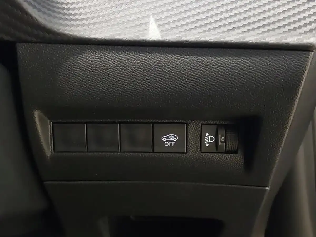 2023-peugeot-2008-suv-12-puretech-allure-big-18