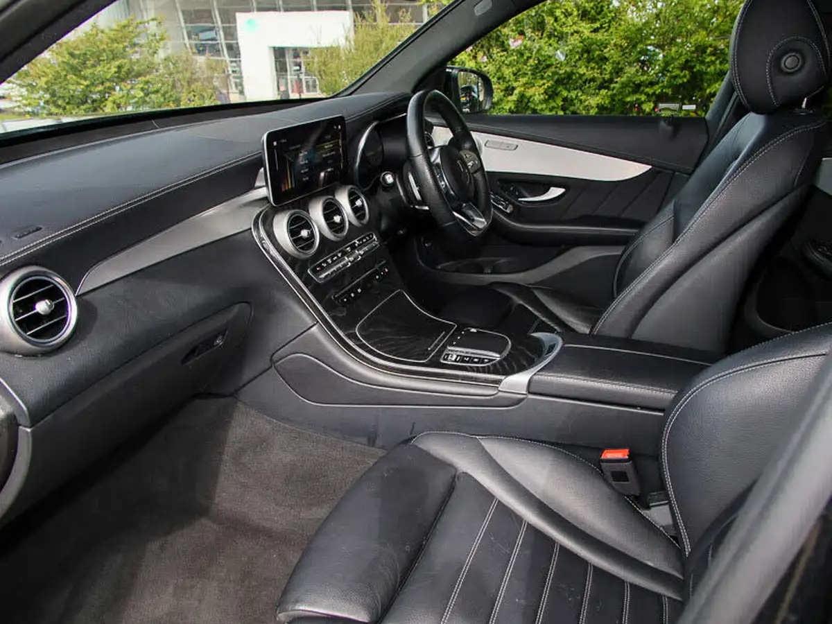 2022-mercedes-benz-glc-class-20d-glc300d-amg-line-premium-245ps-station-wagon-5d-1950cc-big-4