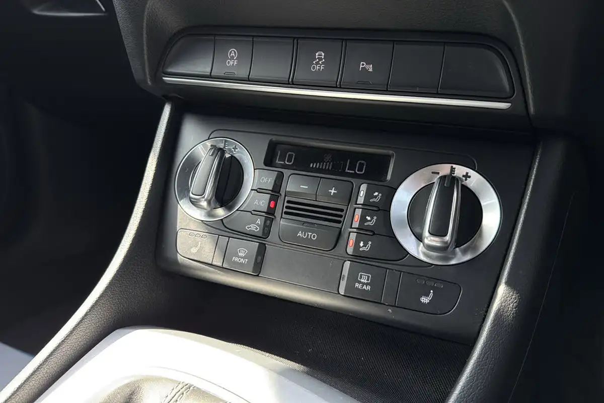 2014-audi-q3-20-quattro-s-line-169ps-tronic-big-14