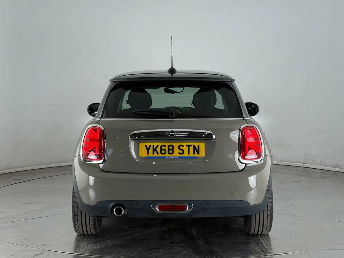 2019-mini-cooper-15-cooper-exclusive-134bhp-hatchback-3d-auto-big-8