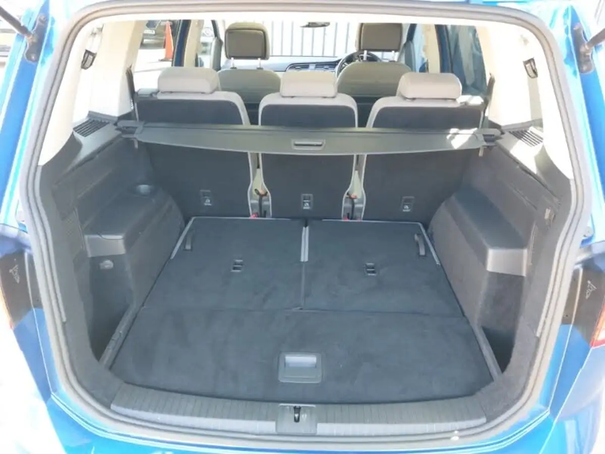2021-volkswagen-touran-15-tsi-se-family-big-7