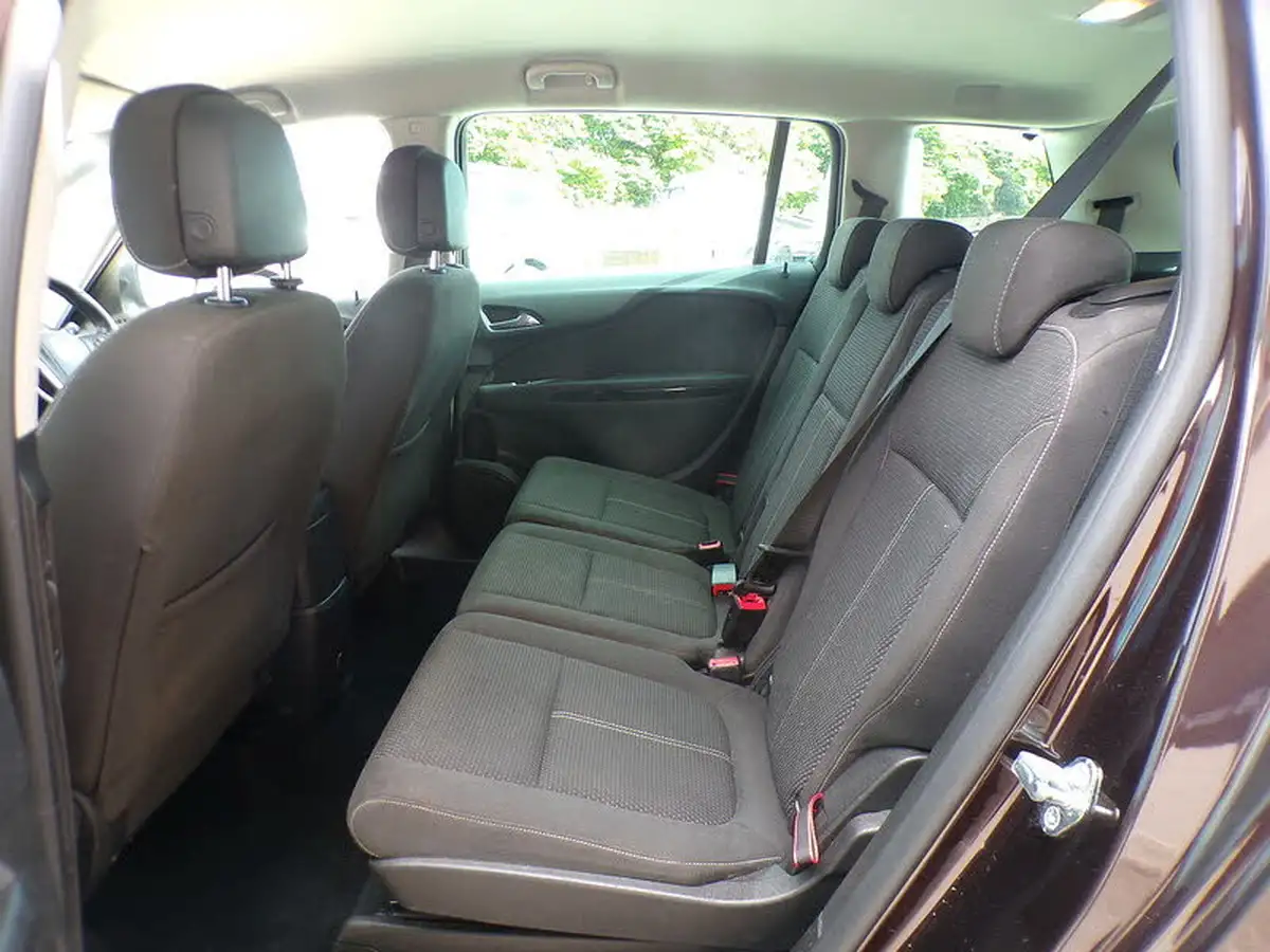 2015-vauxhall-zafira-tourer-14i-16v-turbo-sri-leather-pk-big-16