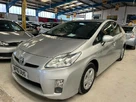 2010-toyota-prius-small-29