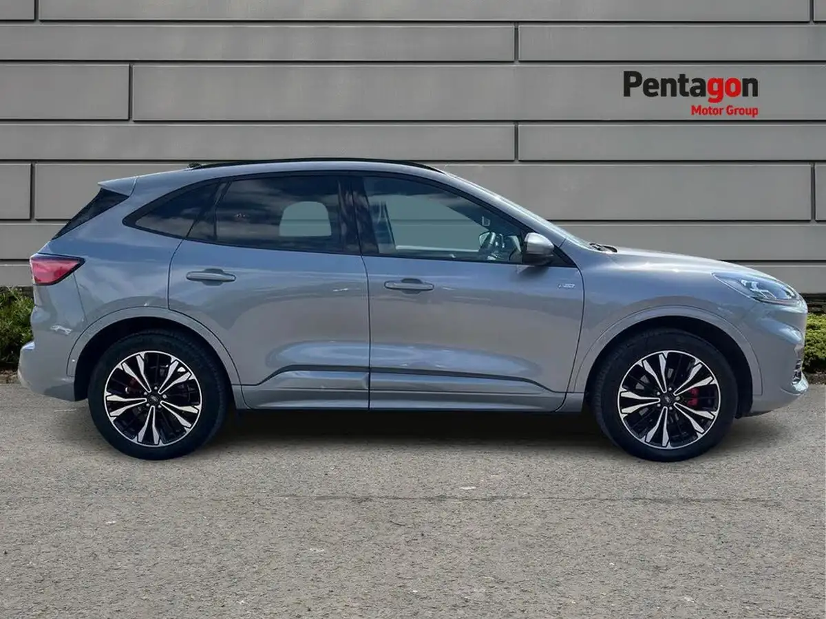 2023-ford-kuga-big-13