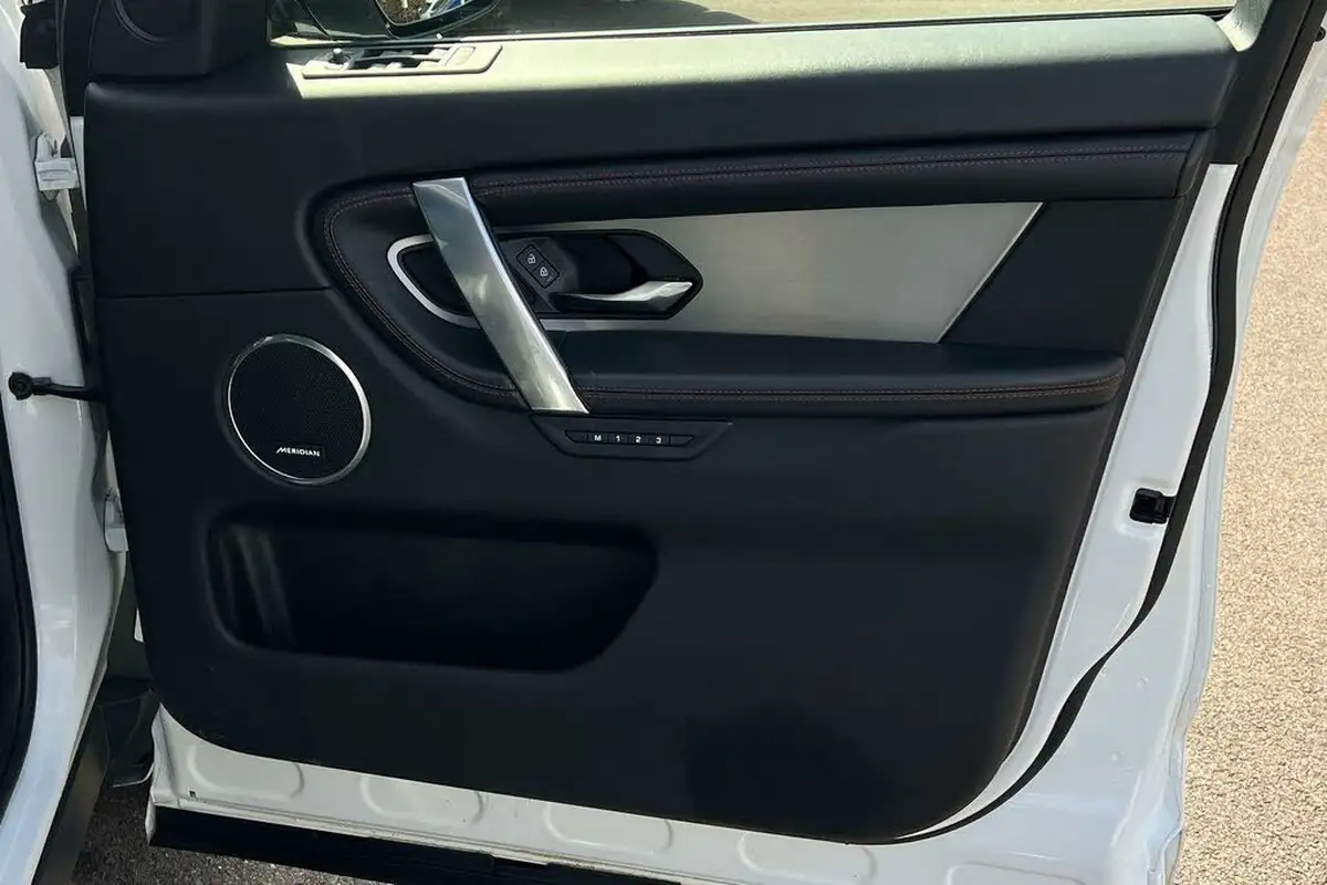 2021-land-rover-discovery-sport-15-p300e-r-dynamic-hse-big-54