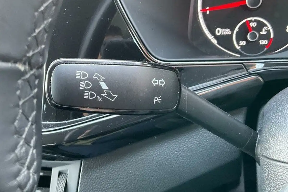 2022-volkswagen-t-cross-10-tsi-black-edition-110ps-dsg-big-13