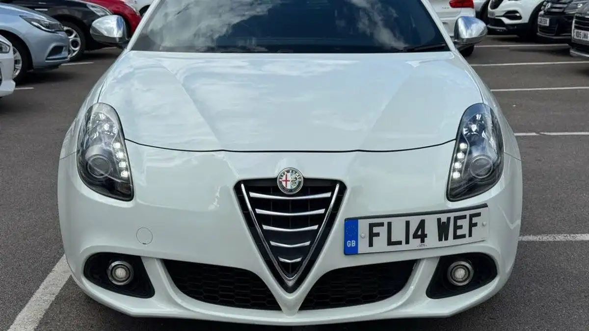 2014-alfa-romeo-giulietta-14-exclusive-big-47