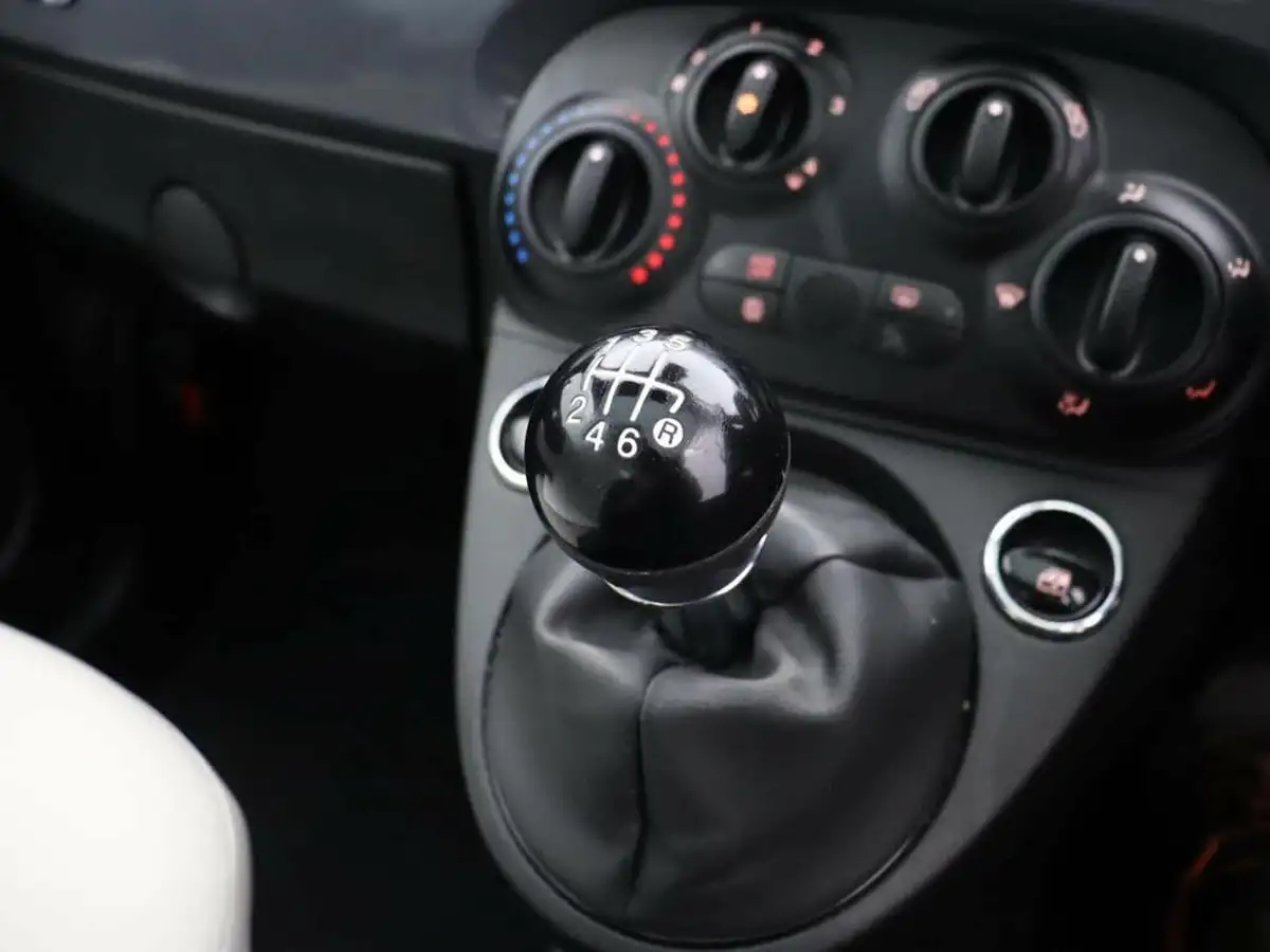 2021-fiat-500-10-dolcevita-big-27