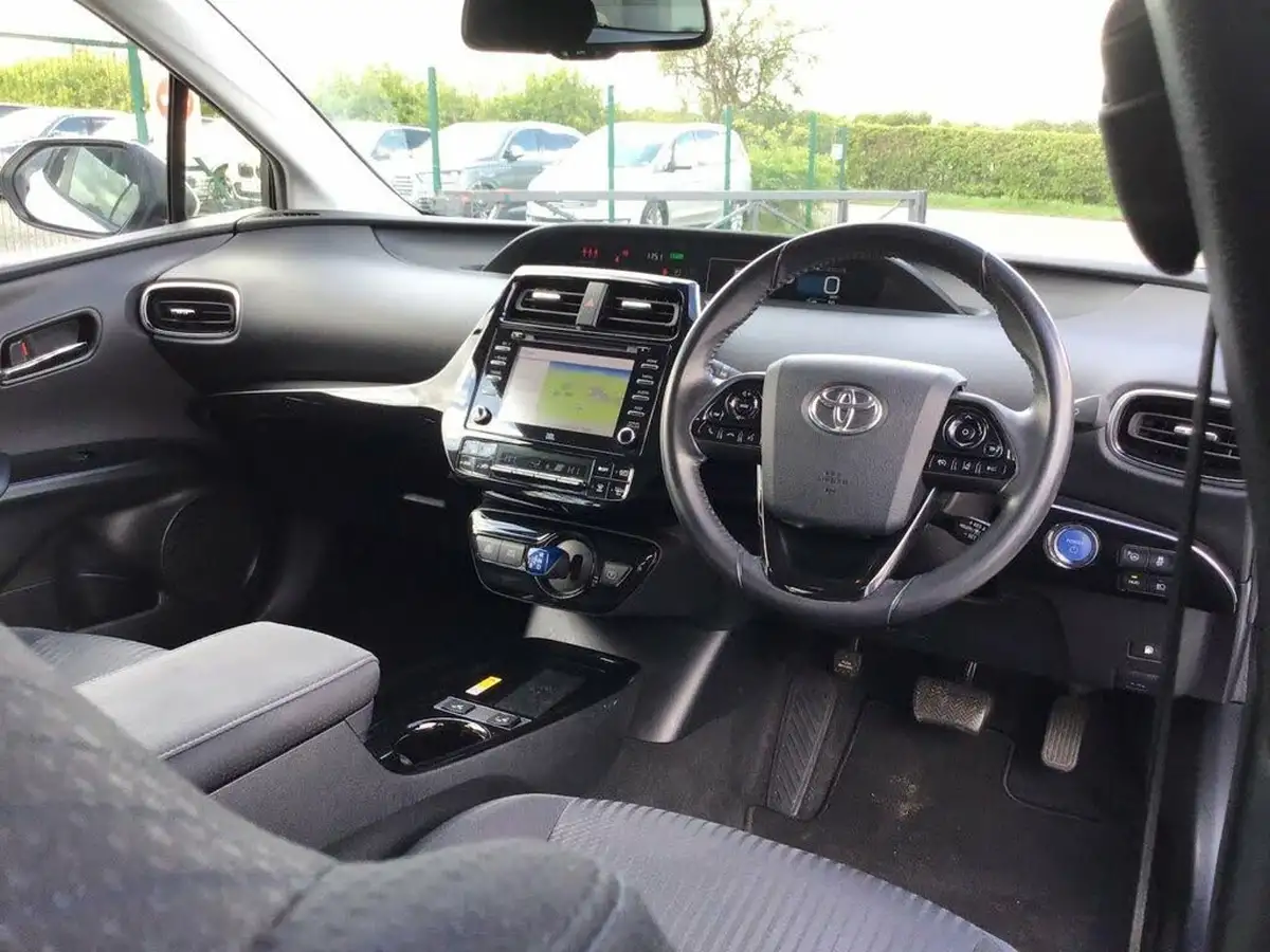 2021-toyota-prius-18-vvt-i-business-edition-plus-cvt-big-22