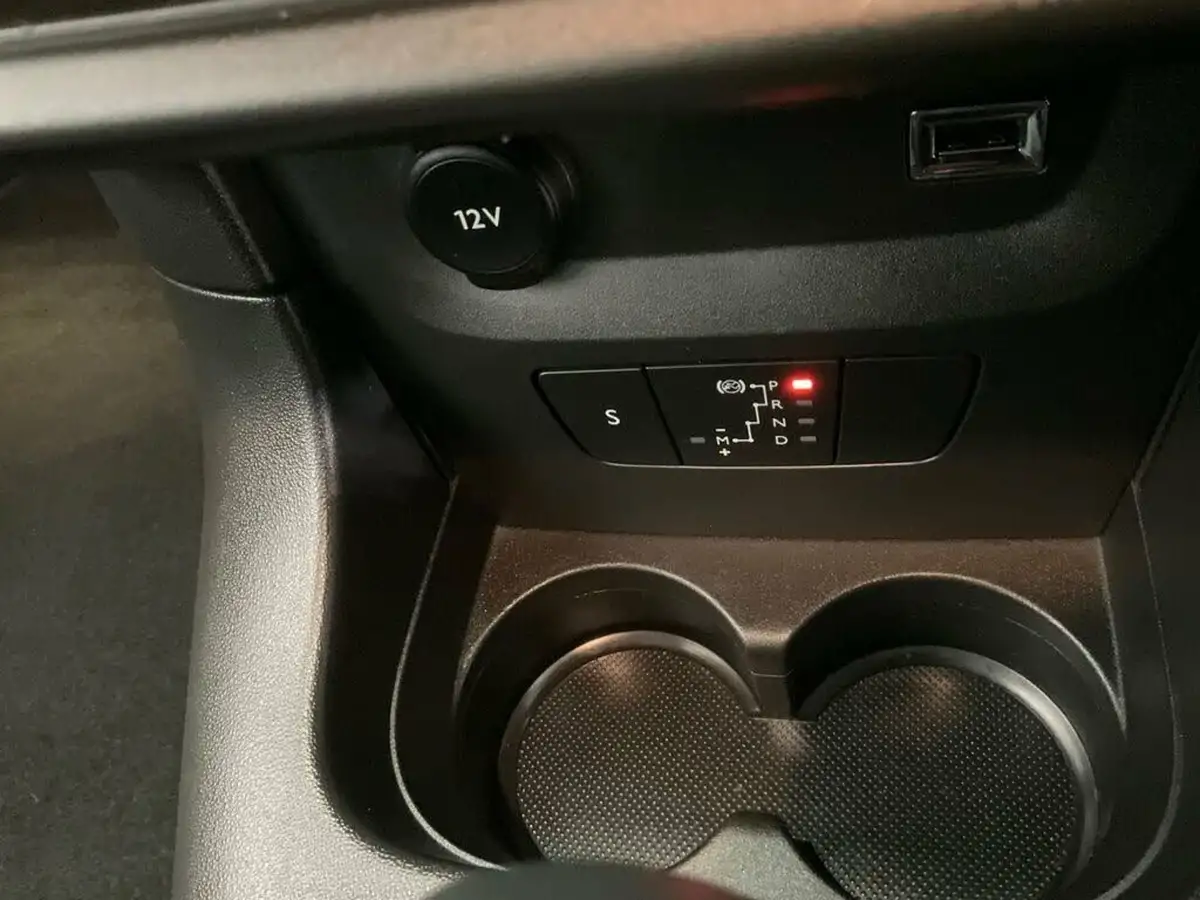 2020-citroen-c3-12-puretech-flair-plus-110ps-eat6-big-40