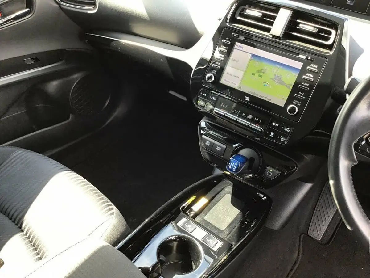 2021-toyota-prius-18-vvt-i-business-edition-plus-cvt-big-46