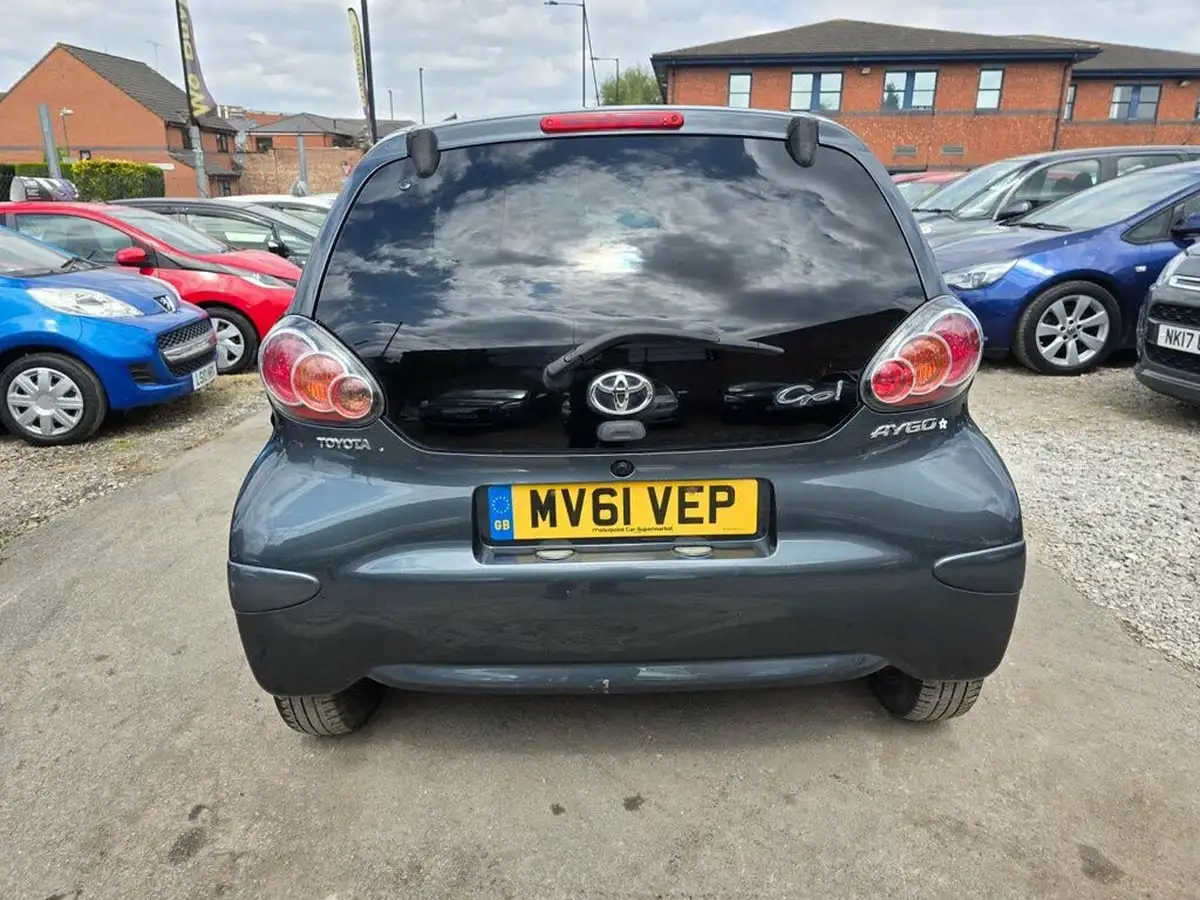 2011-toyota-aygo-10-aygo-go-vvt-i-5d-big-29