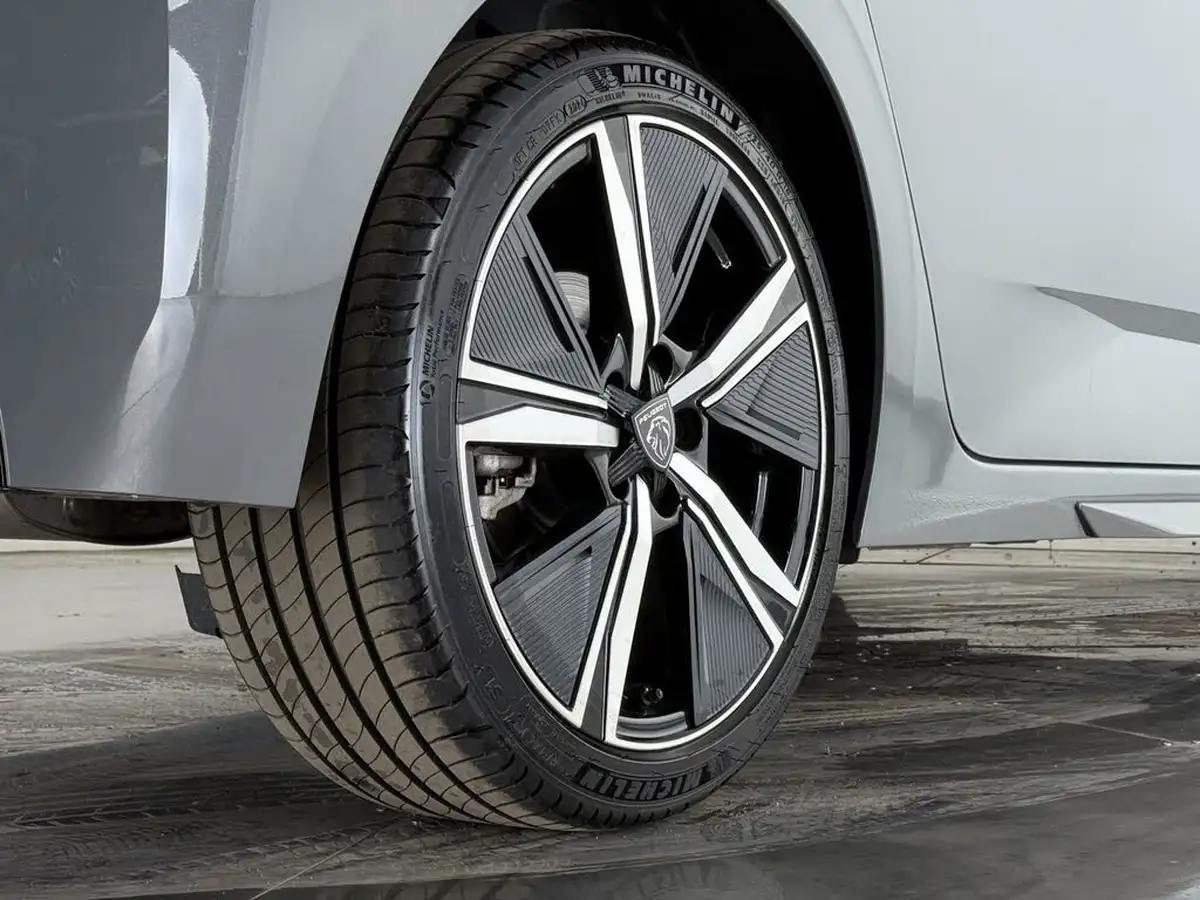 2024-peugeot-308-12-puretech-gt-130ps-ss-eat8-big-11