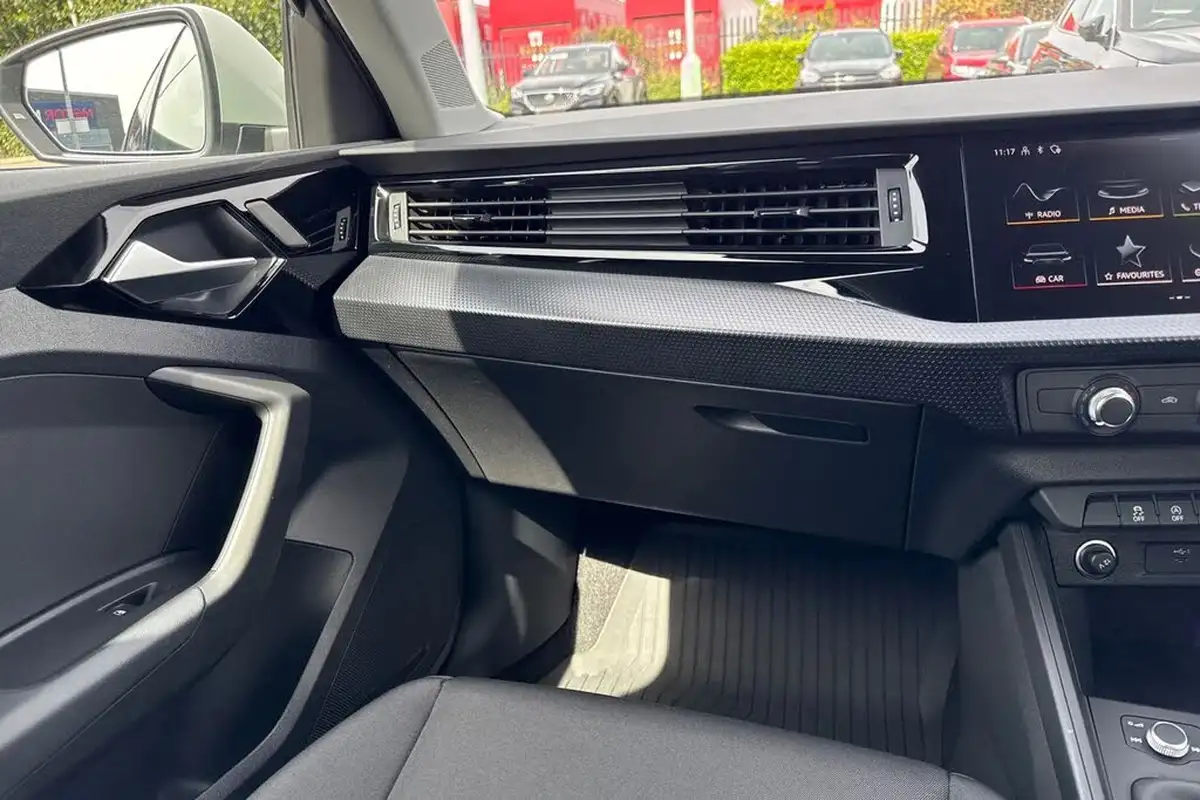 2023-audi-a1-10-30-tfsi-technik-big-19