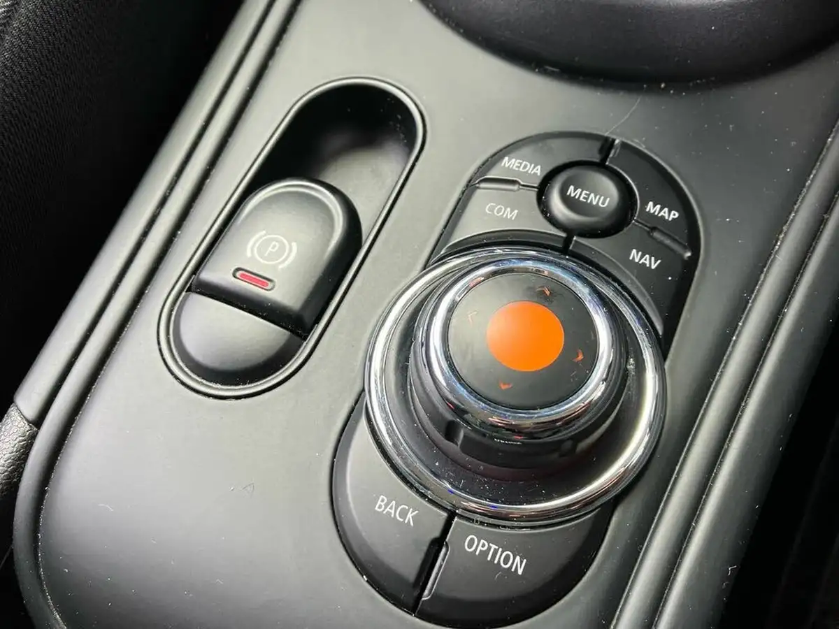 2020-mini-countryman-15-cooper-classic-big-41