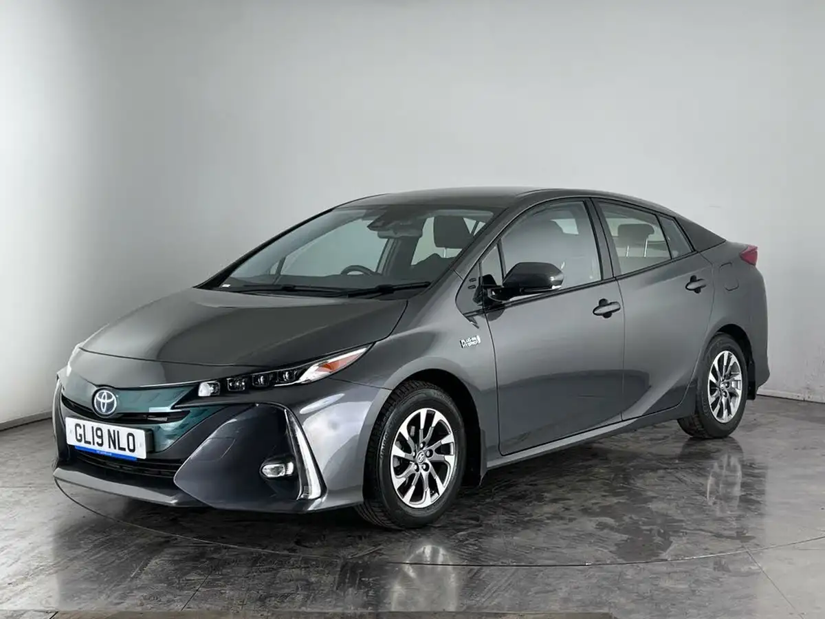 2019-toyota-prius-18-vvt-i-business-edition-plus-ss-cvt-big-2