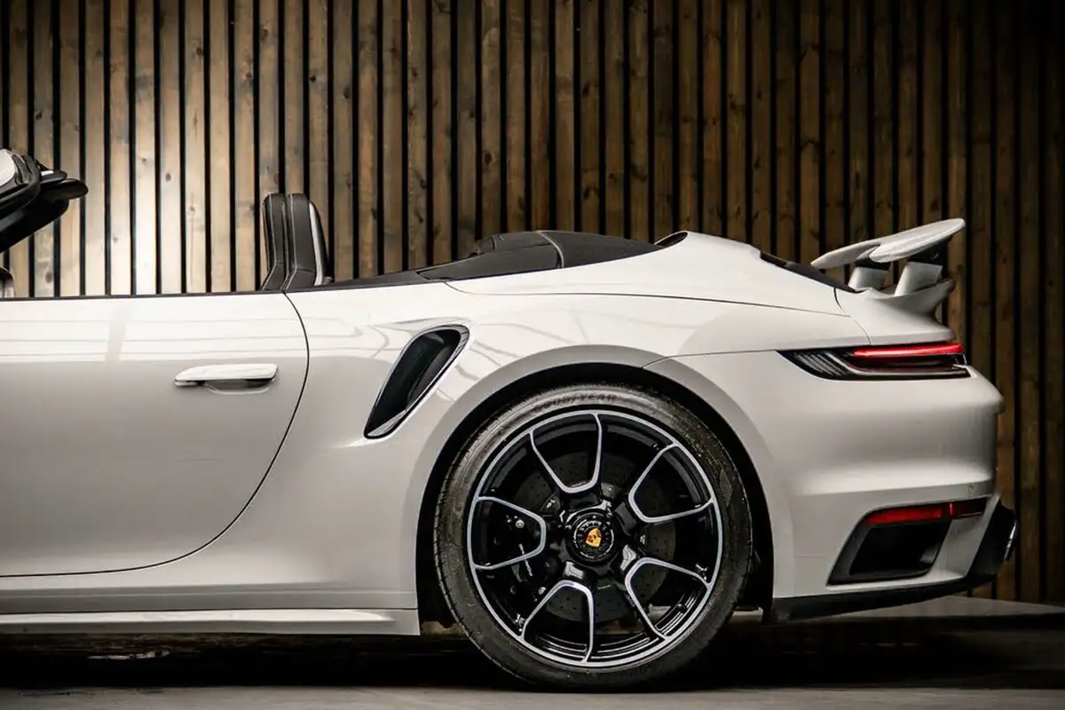 2023-porsche-911-38-turbo-s-awd-turbo-cabriolet-big-18