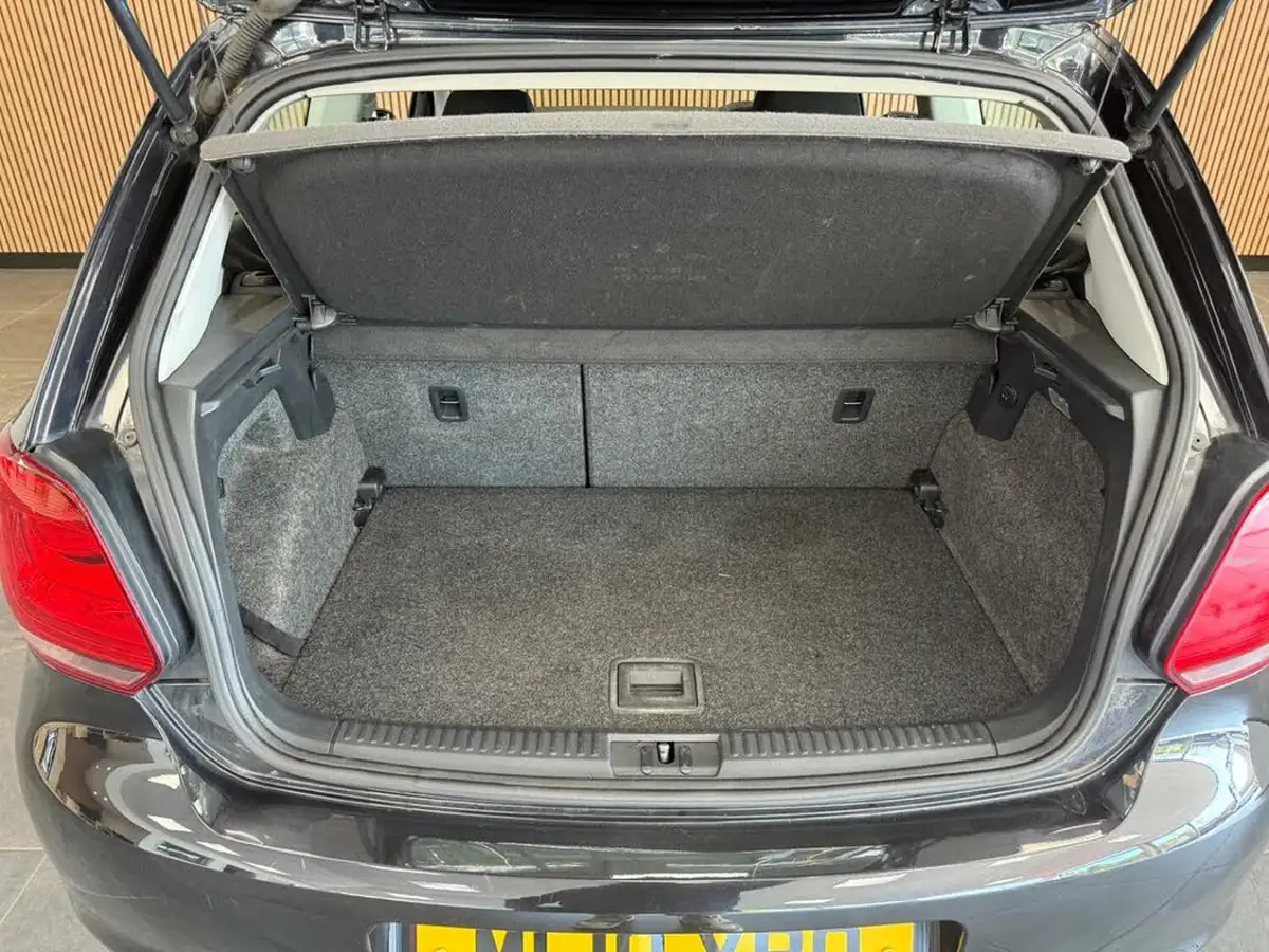 2010-volkswagen-polo-12-se-60ps-3d-big-21