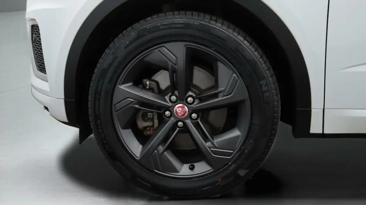 2022-jaguar-e-pace-20-d165-r-dynamic-se-big-17