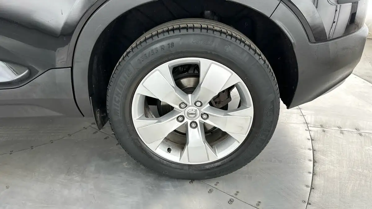2021-volvo-xc40-15-t3-momentum-161bhp-big-24