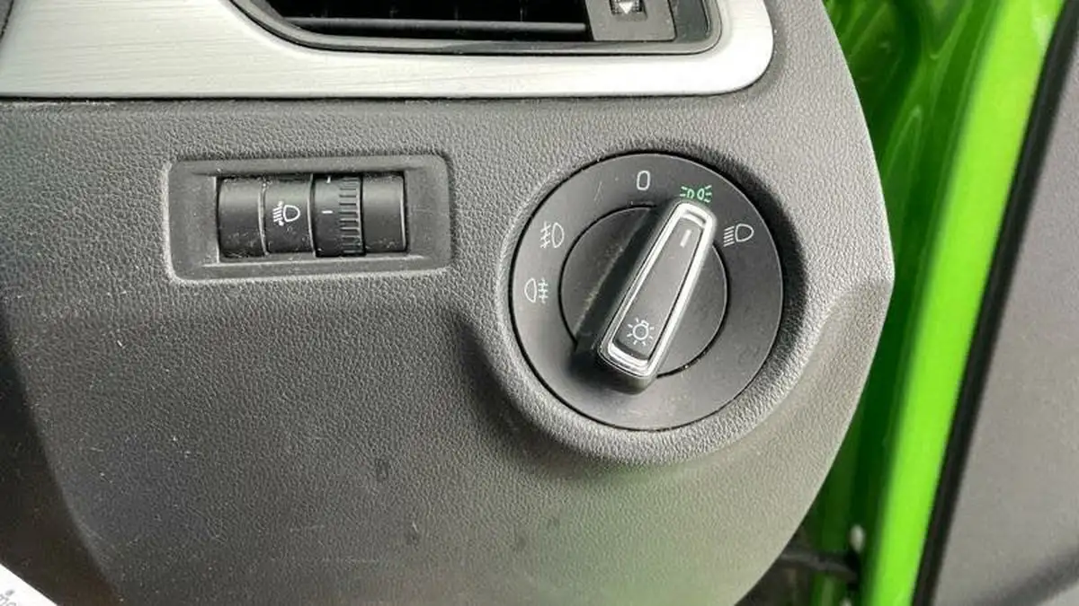 2018-skoda-rapid-spaceback-10-tsi-se-tech-109ps-big-19