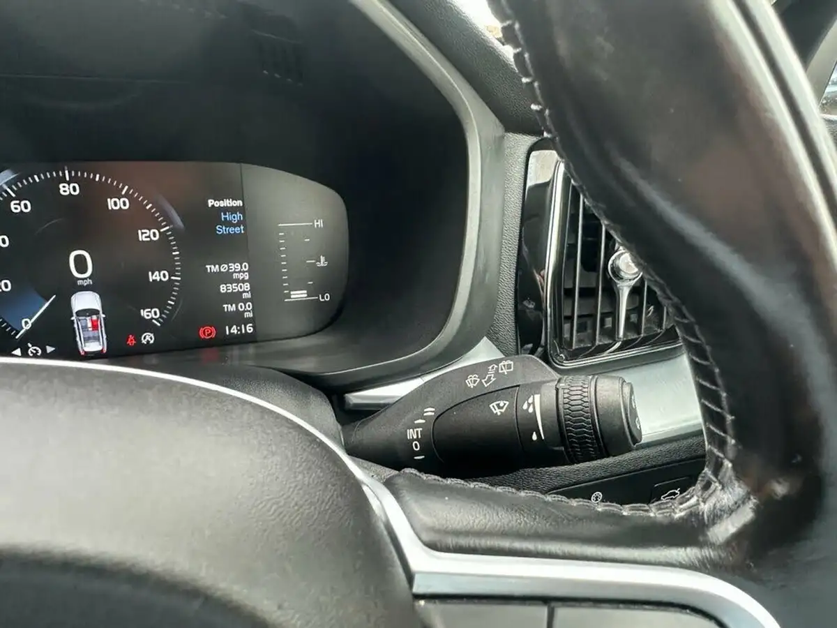 2018-volvo-xc60-20td-d4-momentum-4x4-big-41